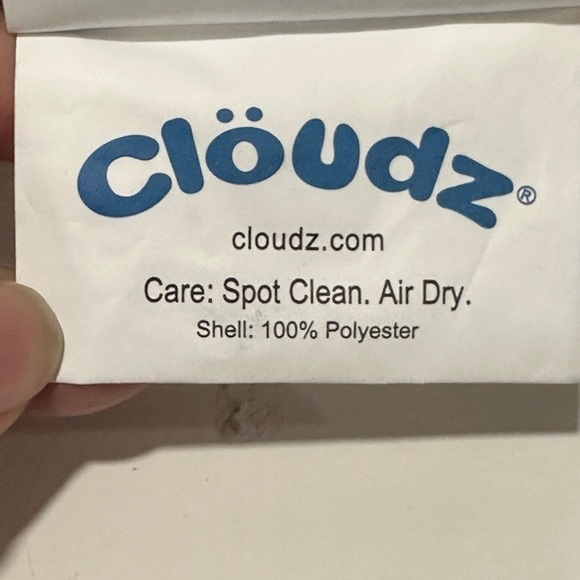 Cloudz crushed  pink velvet travel pillow with pocket. - Picture 6 of 7